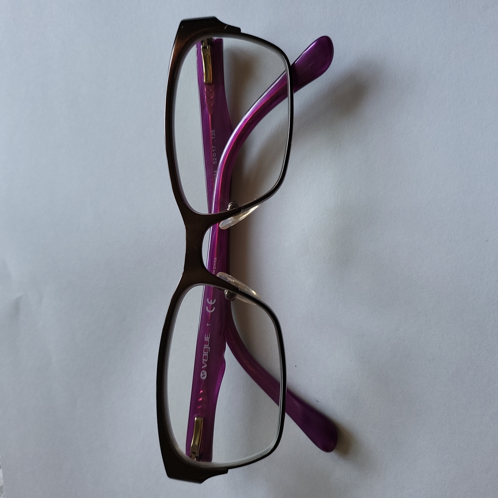 Vouge 52/17/135 Brown and Purple